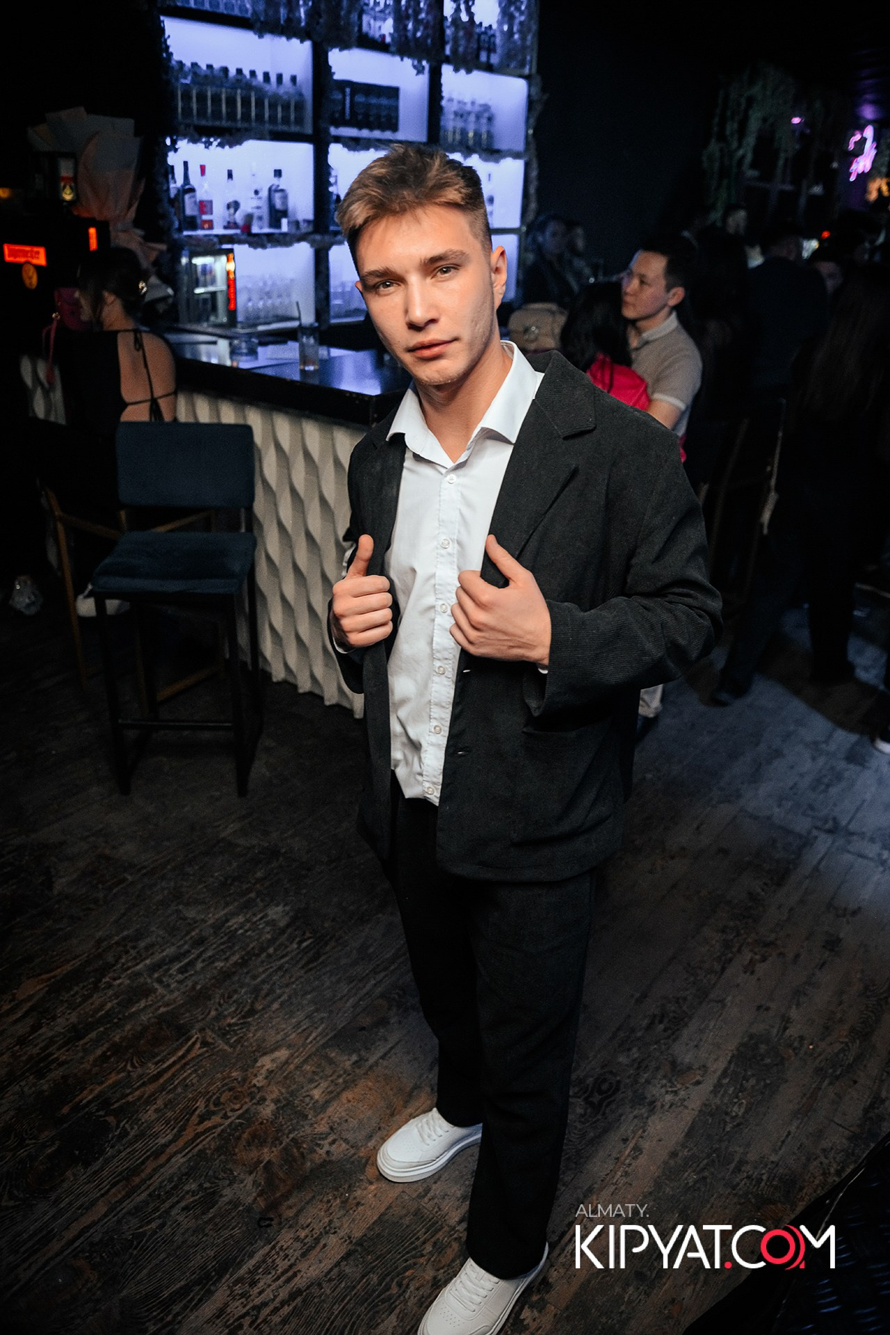 UYAT EMES BAR. КИПЯТКОМ АЛМАТЫ!