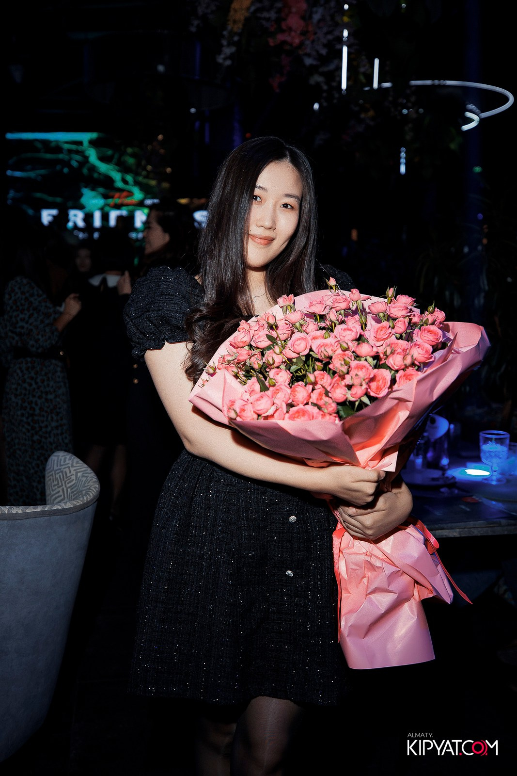 FRIENDS BAR & TERRACE. КИПЯТКОМ АЛМАТЫ!