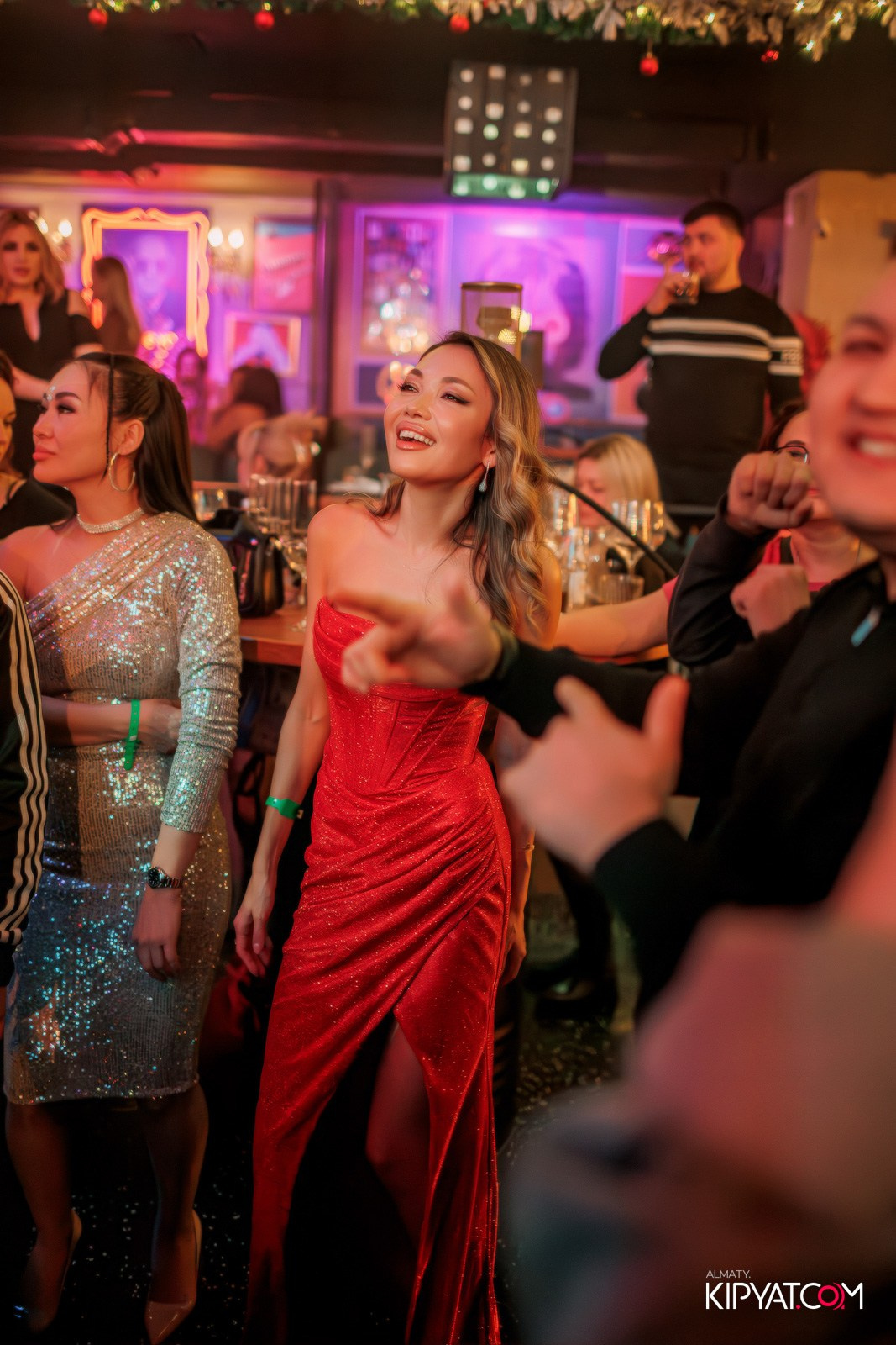 BEAUTY ЁЛКА SANTA BARBARA SPECIAL GUEST ГРУППА MILLENIUM 5 ТРИБЬЮТ ШОУ. КИПЯТКОМ АЛМАТЫ! Фотосъемка мероприятий в Алматы