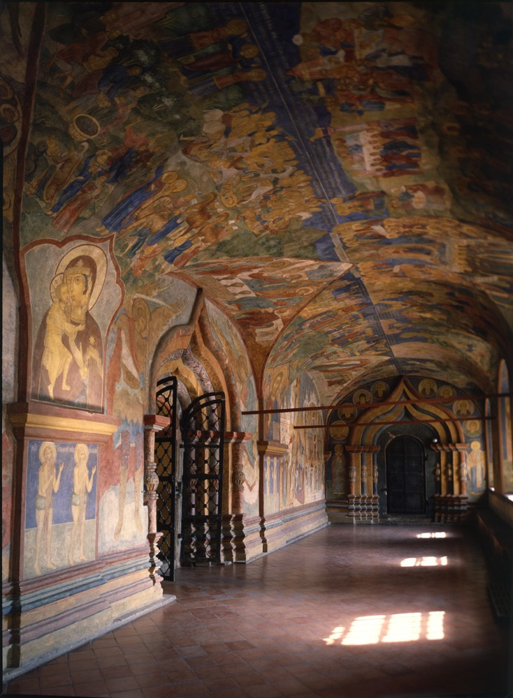 Западный портал Троицкого собора