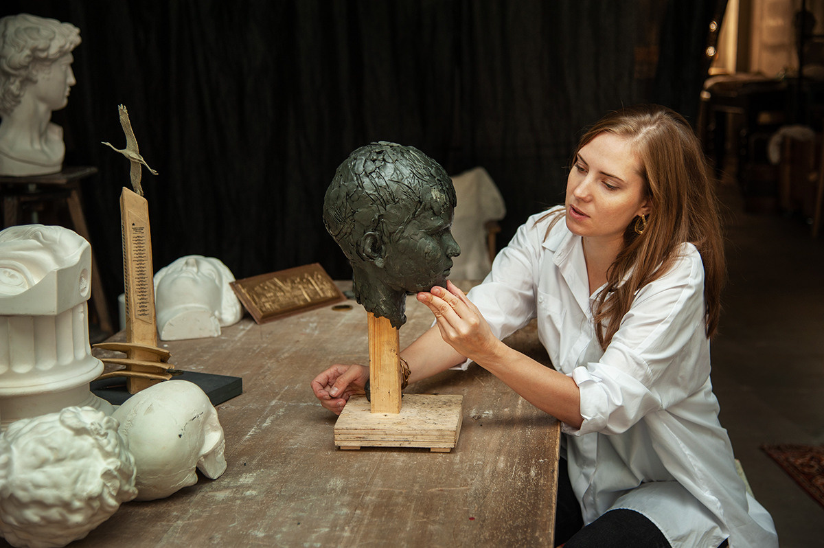 Съемка для скульптора Станиславы Смольяниновой. Портретная фотография в Москве