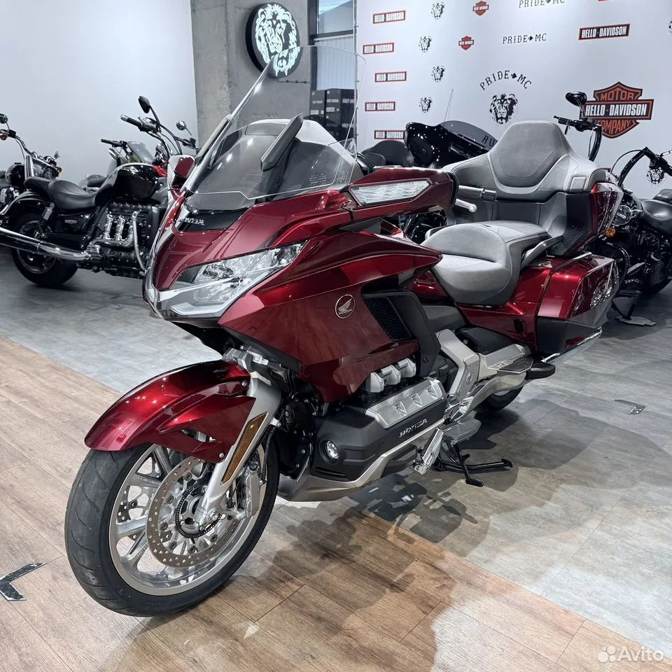 2023 НОNDA Goldwing NEW Candy Ardеnt Rеd МANUAL. Hello Davidson, Москва. Только хорошие мотоциклы…