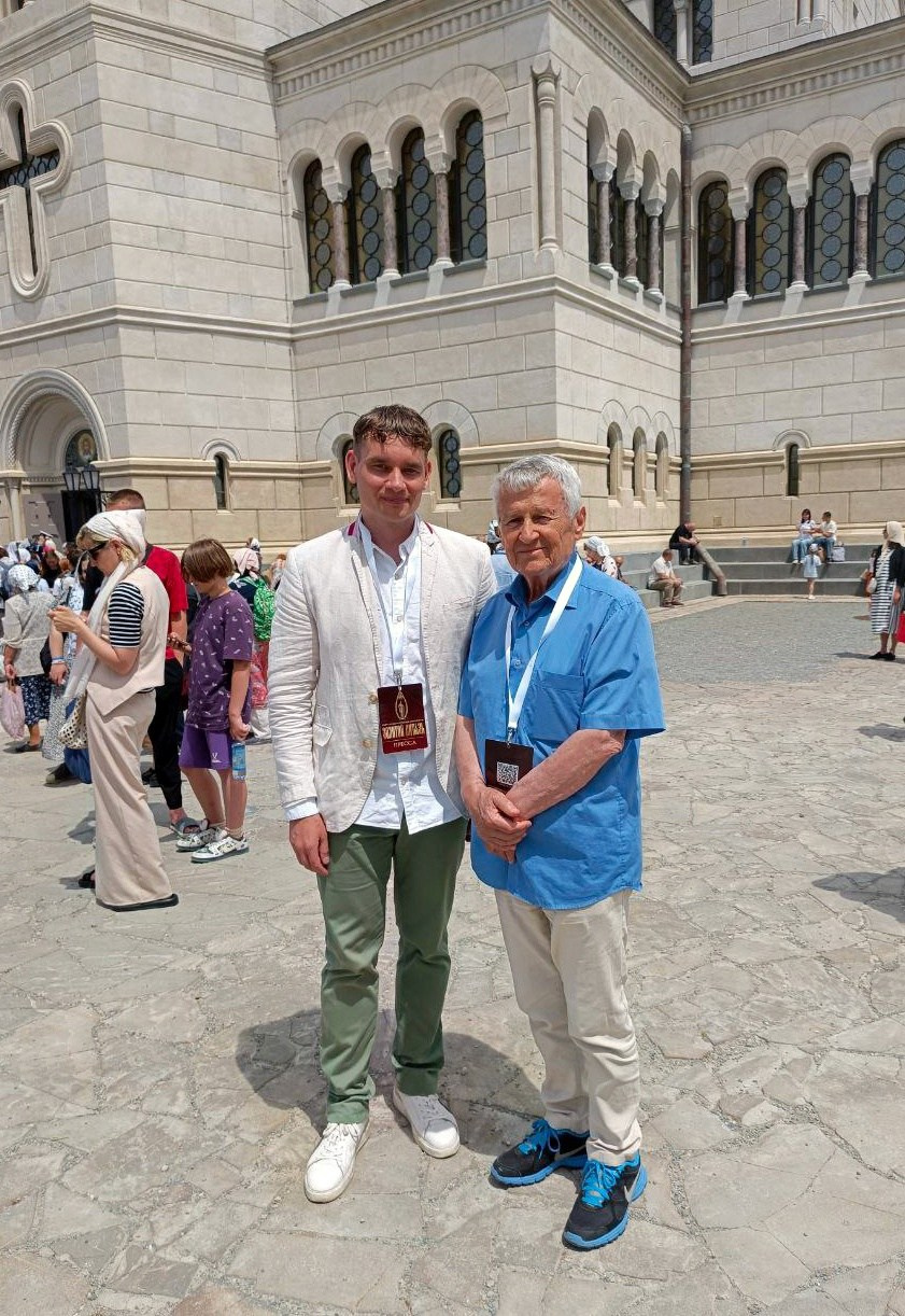 Станислав Щербаков, главный редактор журнала Солдаты России, спецкорреспондент, журналист, ВГИК, Золотой Витязь, лауреат премии союза журналистов России, режиссёр, продюсер, сценарист, актер, предприниматель, руководитель студии 365, руководитель компании Русские медиакоммуникации, Миасс, Москва 89514577151, Президентский полк. Йован Маркович Сербия, Люди Христовы.