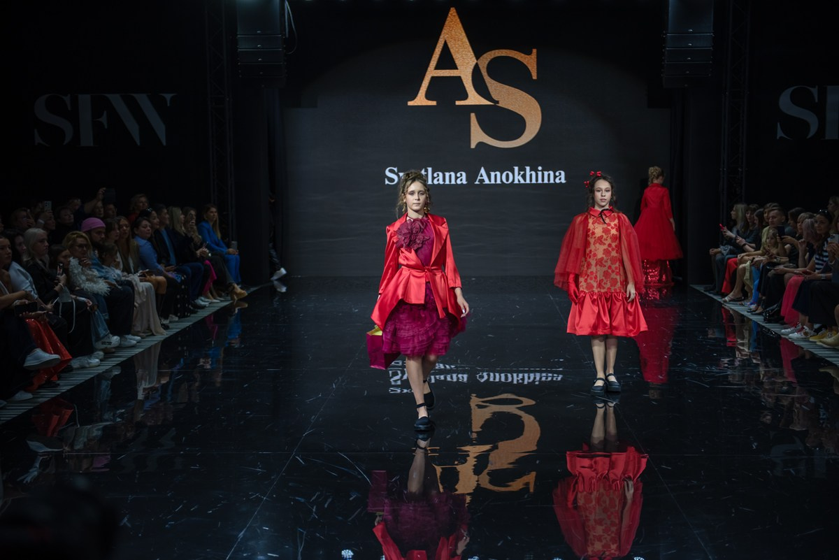 SochiFashionWeek2024 дизайнер Анохина Светлана. Семейный и коммерческий фотограф в Сочи Александр Бодунов