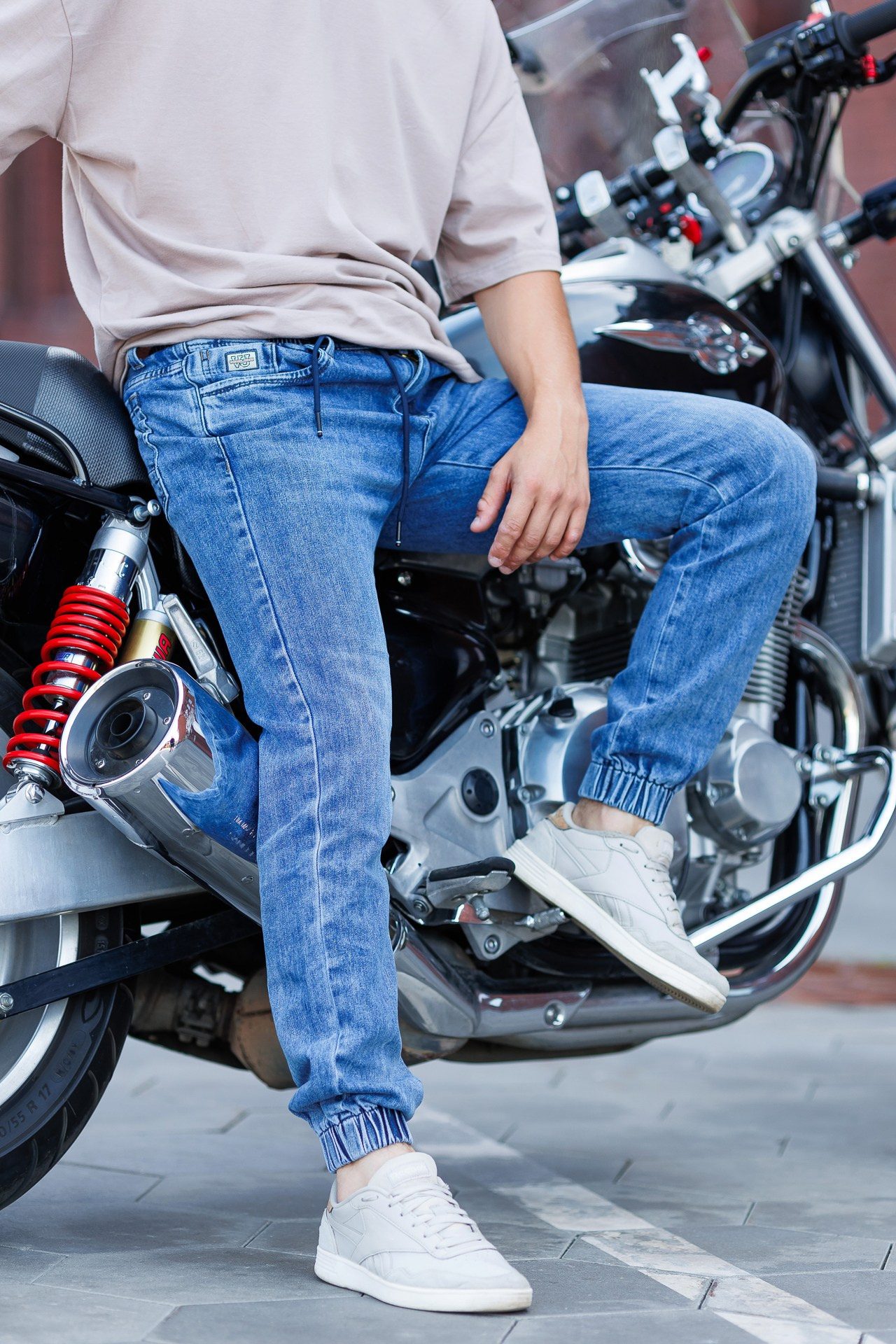 Джинсы мужские. Фотосъёмка для бизнеса — предметное фото, репортаж с мероприятий, портреты людей, съёмка интерьера и экстерьера