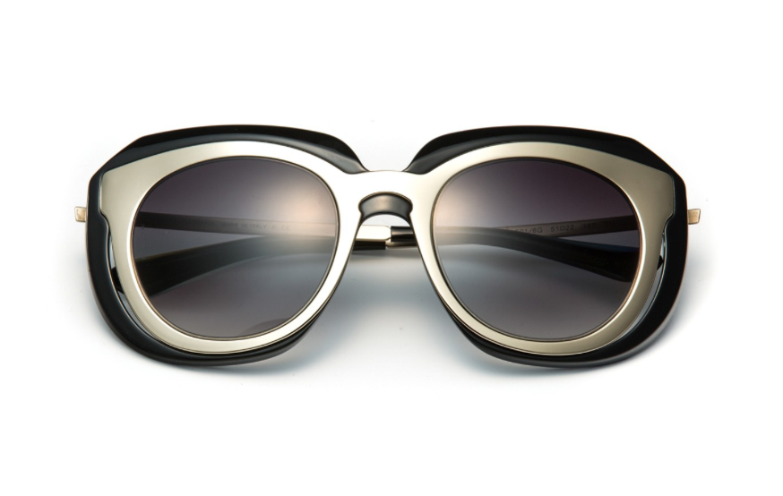 солнцезащитные очки KENZO на белом фоне