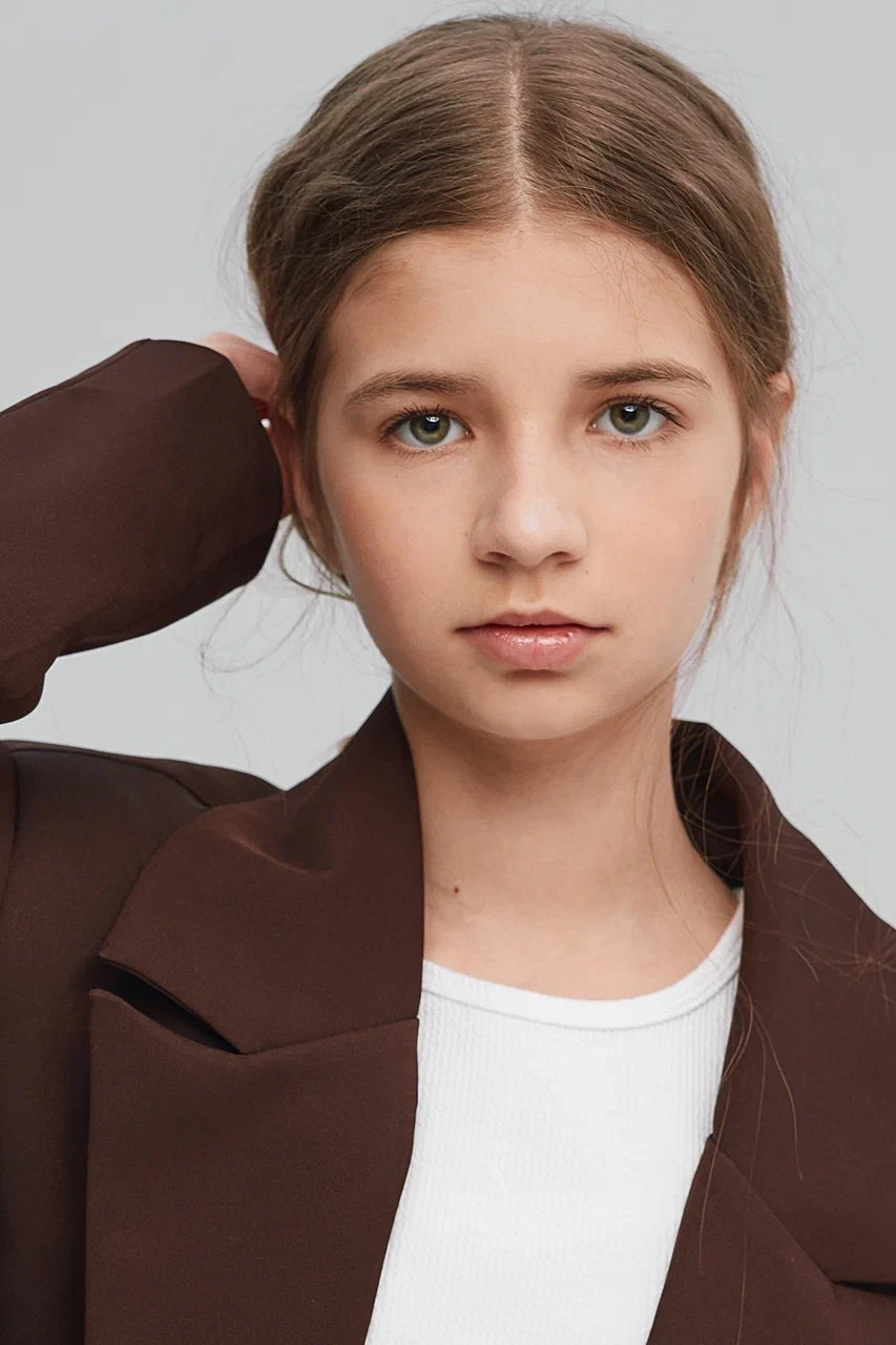 Пожидаева Ева 11 ЛЕТ 152 СМ. Детское модельное агентство Musthave agency. База профессиональных моделей