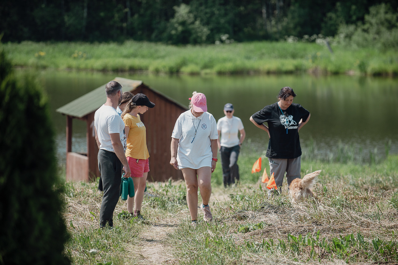 Соревнования по метанию даммисов в рамках тренировочного лагеря Школы Шмеля 2023. Фотограф-анималист Наталья Светличная