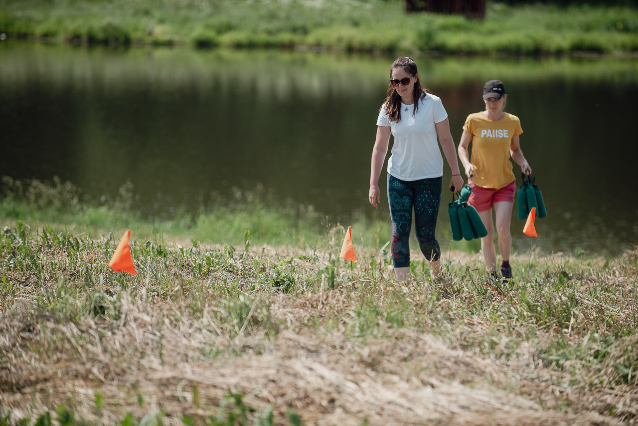 Соревнования по метанию даммисов в рамках тренировочного лагеря Школы Шмеля 2023. Фотограф-анималист Наталья Светличная