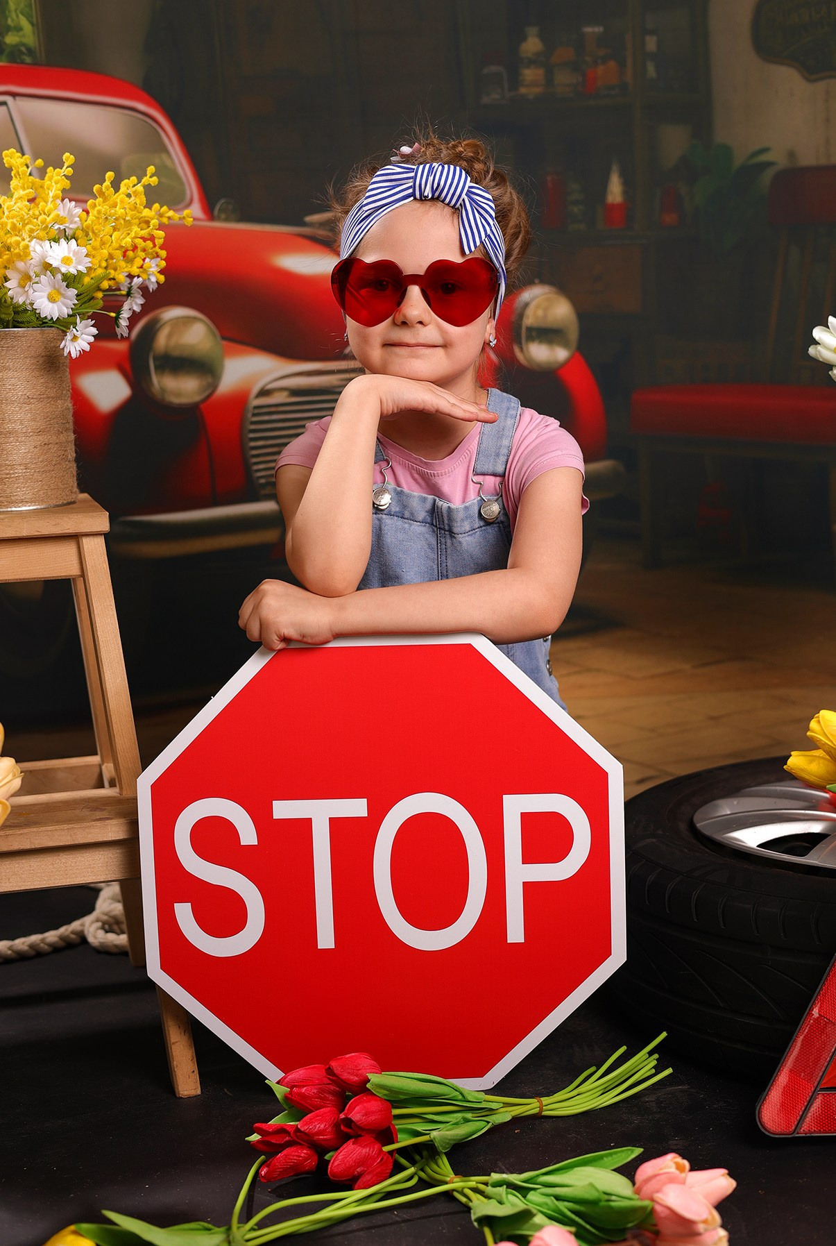 Гараж. Выпускные альбомы в Иваново в детский сад и школу. Александр и Светлана Янкины