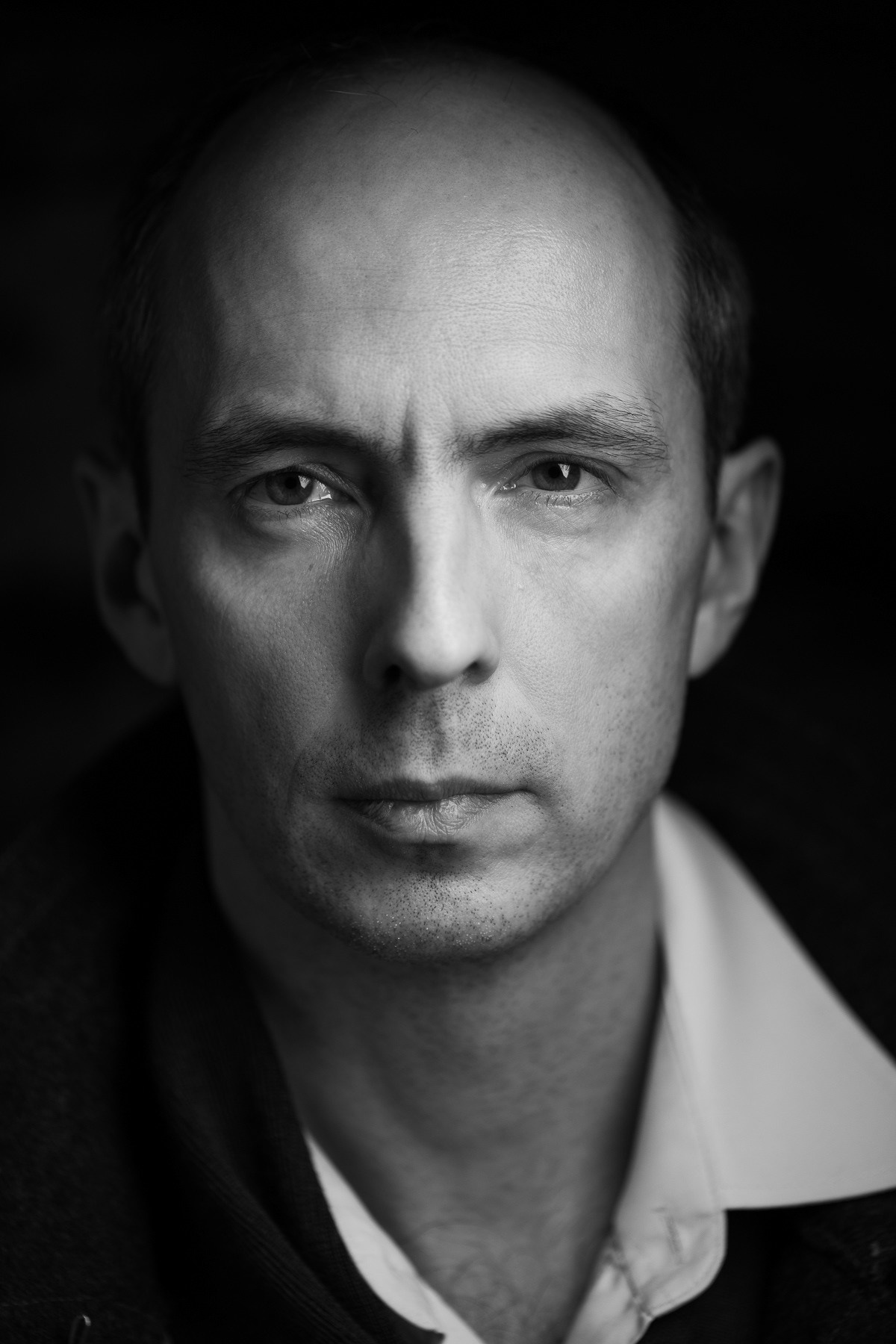 Nonglamorous. Headshot & portrait photographer Alexei Shendrick