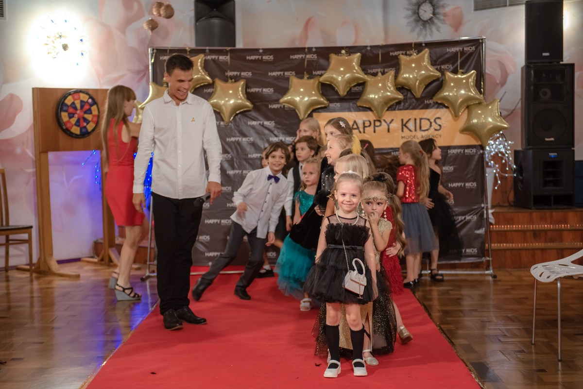 HAPPYkids дефиле санаторий Октябрьский. Семейный и коммерческий фотограф в Сочи Александр Бодунов