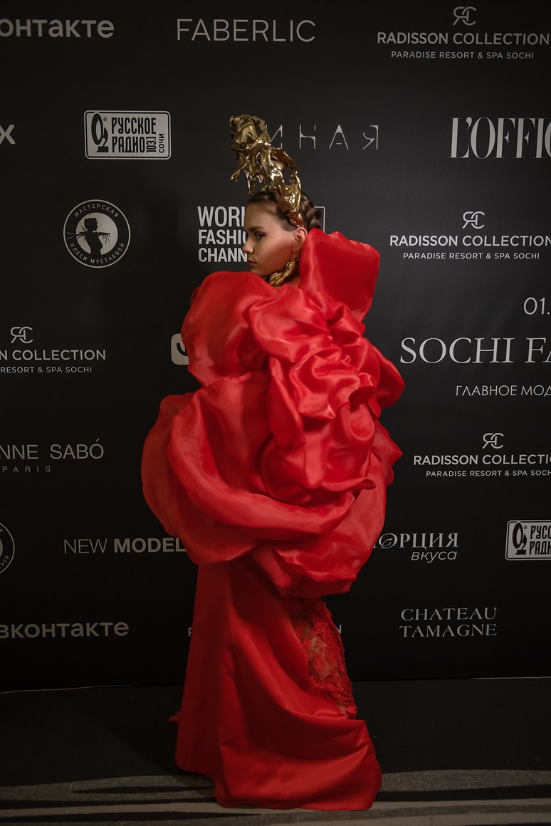 SochiFashionWeek2024 дизайнер Анохина Светлана. Семейный и коммерческий фотограф в Сочи Александр Бодунов