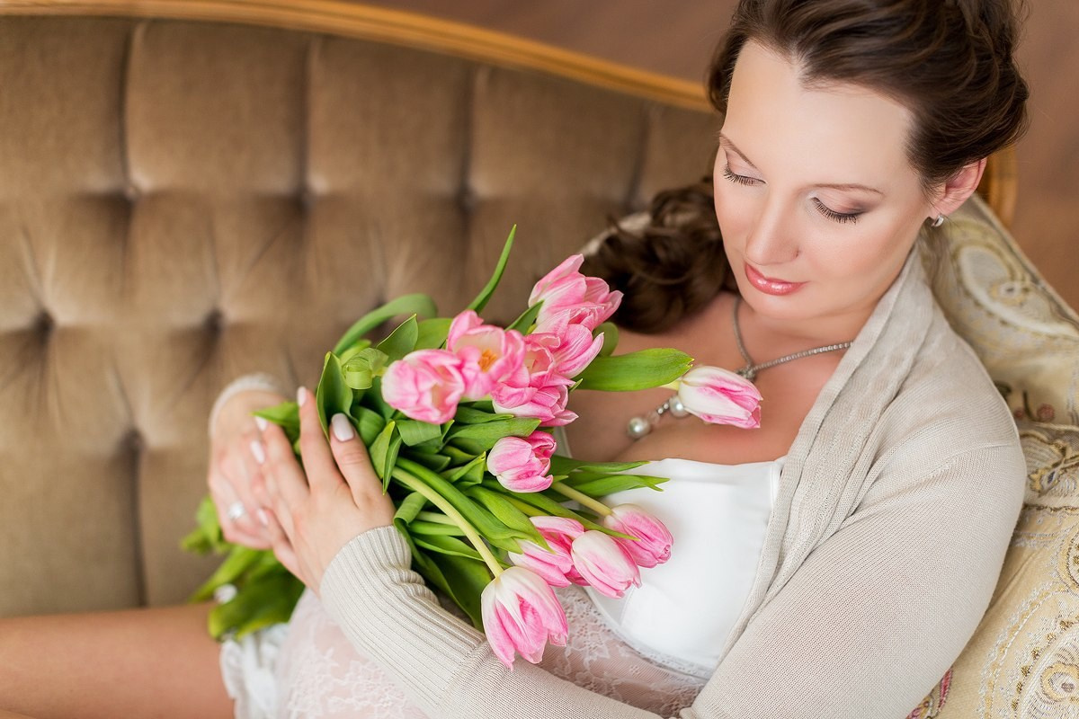 Беременные. Женский фотограф в Санк-Петербурге и Москве — фотосессия девушки в студии, портрет, фотосъемка