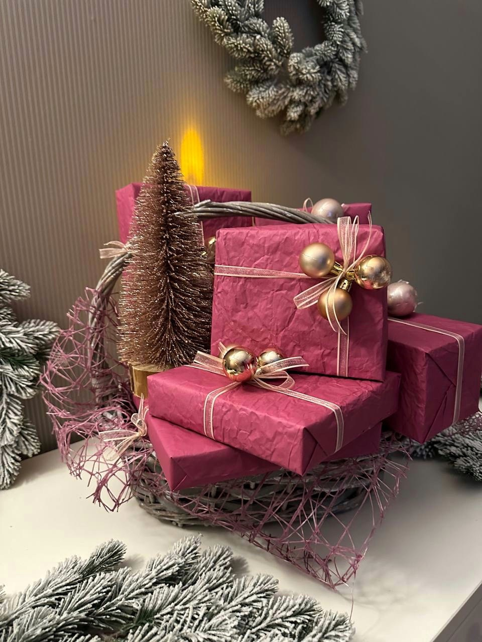 Новогодняя корзина. Студия подарочных наборов «Владия»