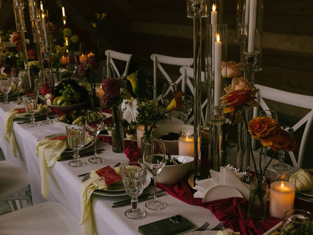 Винные оттенки. Подрядчики и друзья сети свадебных площадок House for wedding