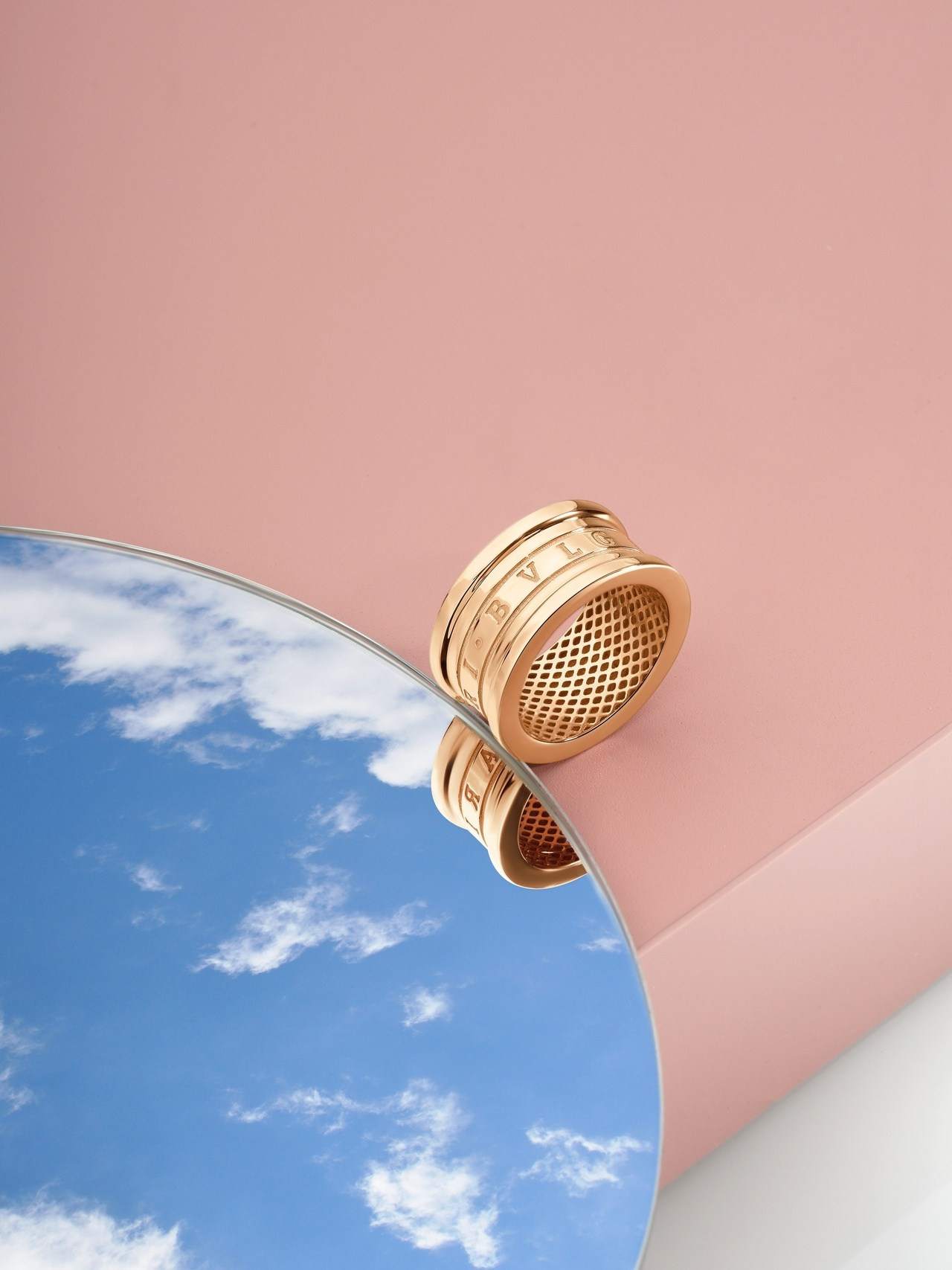 Фотограф ювелирных изделий в Кирове. Предметный фотограф Киров. Съемка для маркетплейсов