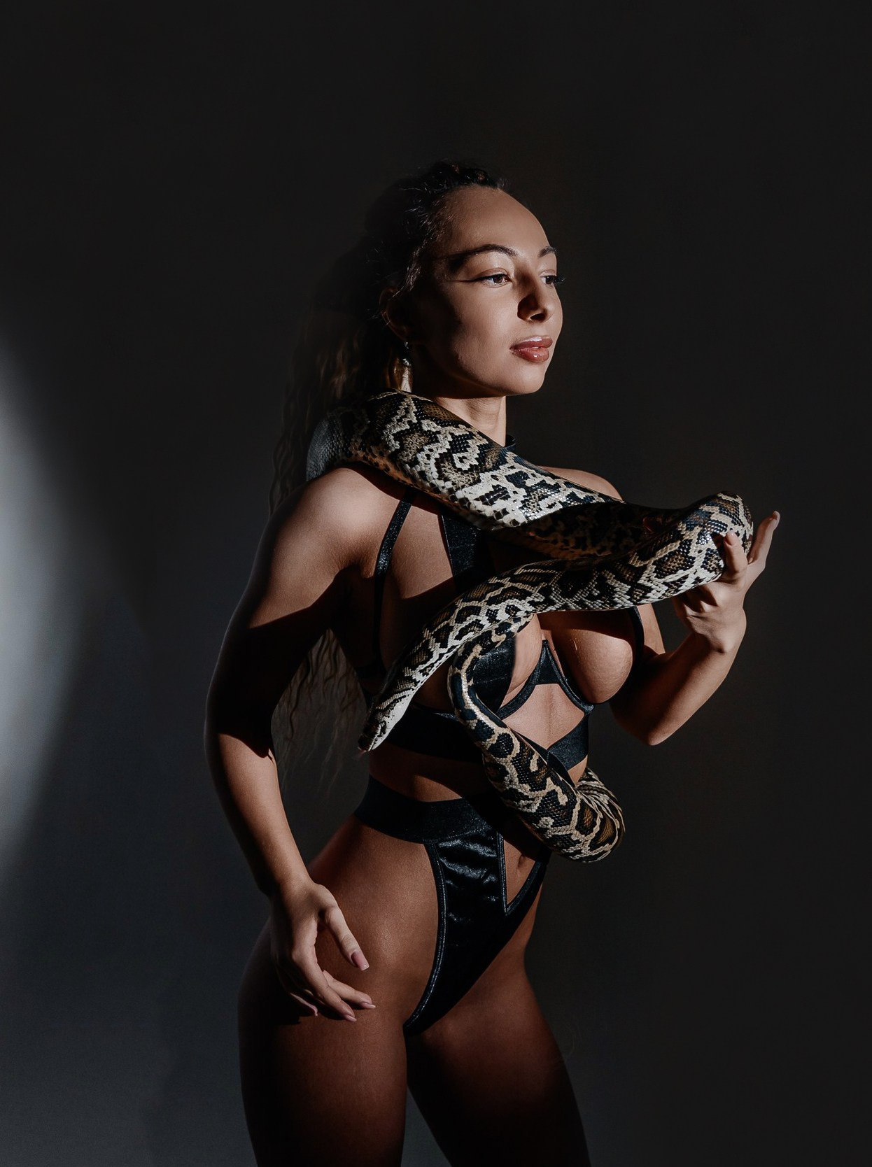 Лина. Для тех, кто не ждёт удачи, а создаёт её. Каждая фотосессия — это твой момент, твой стиль, твой успех. 📸