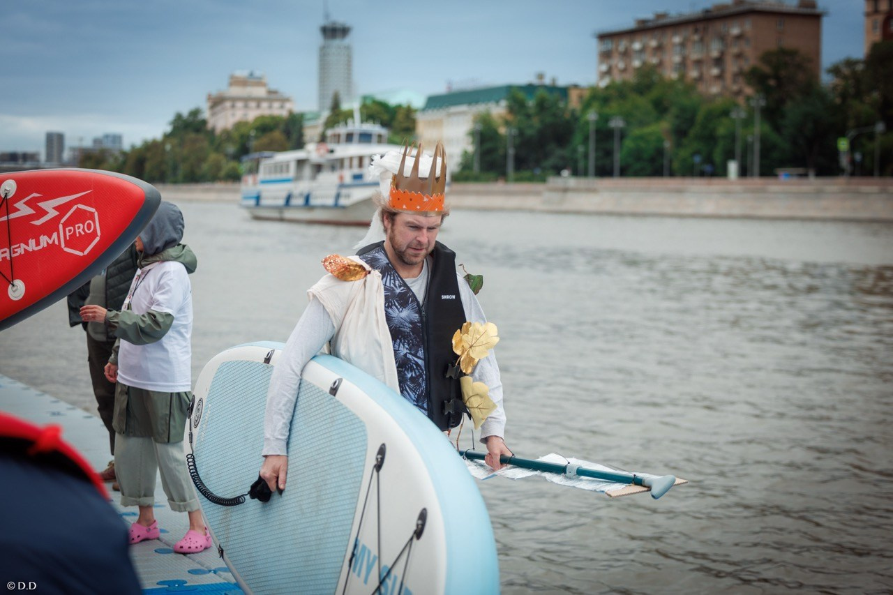 SUP- карнавал на реке Яуза 2025. Различные мероприятия и просто фотографии людей