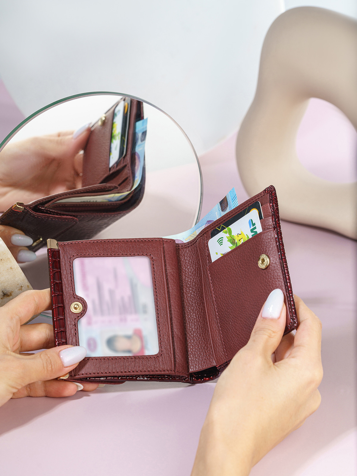 Съёмка кожгалантереи — фото и видео сумок, ремней, кошельков | KED Production. KED Production — продакшн из СПб. Создаём фото, видео и контент, который помогает брендам и селлерам продавать больше