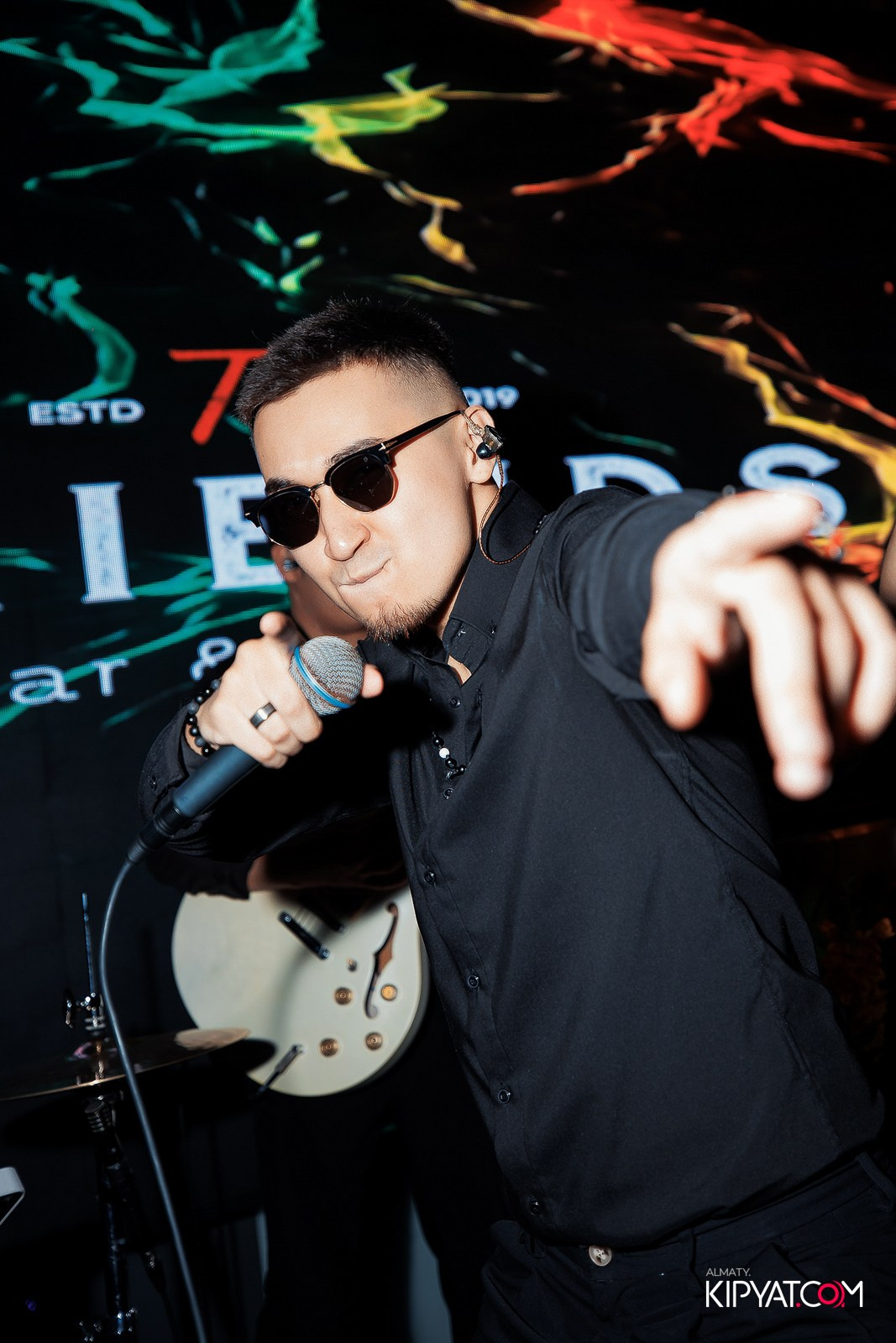 FRIENDS BAR & TERRACE. КИПЯТКОМ АЛМАТЫ!