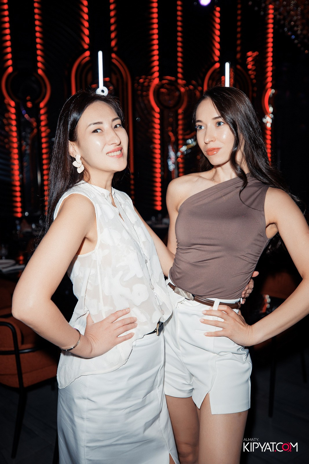 FRIENDS BAR & TERRACE. КИПЯТКОМ АЛМАТЫ!