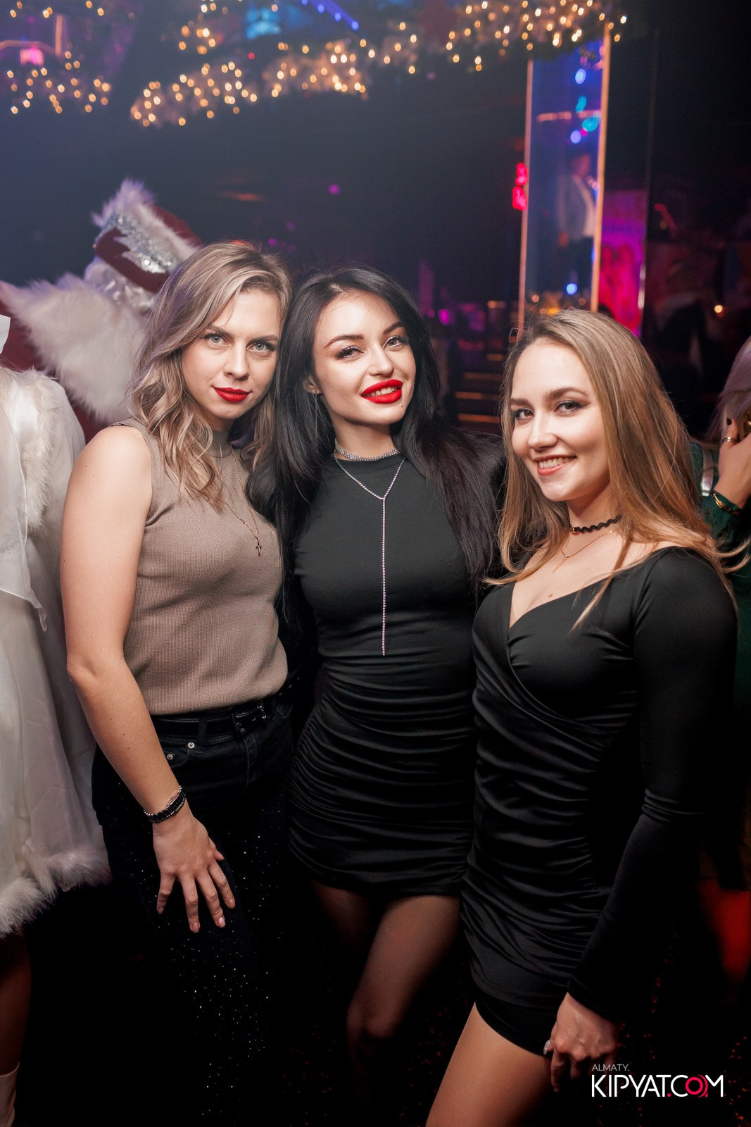 FITNESS ЁЛКА в ночном клубе SANTA BARBARA. КИПЯТКОМ АЛМАТЫ!