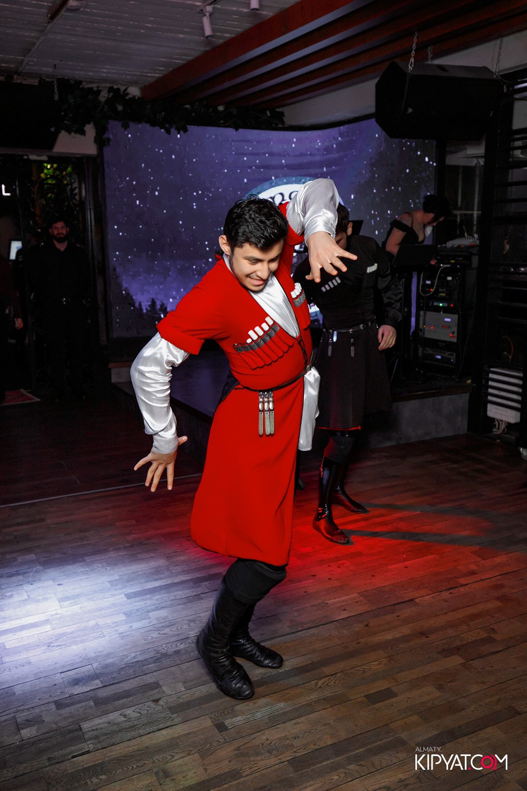 ВАХТАНГУРИ. КИПЯТКОМ АЛМАТЫ!