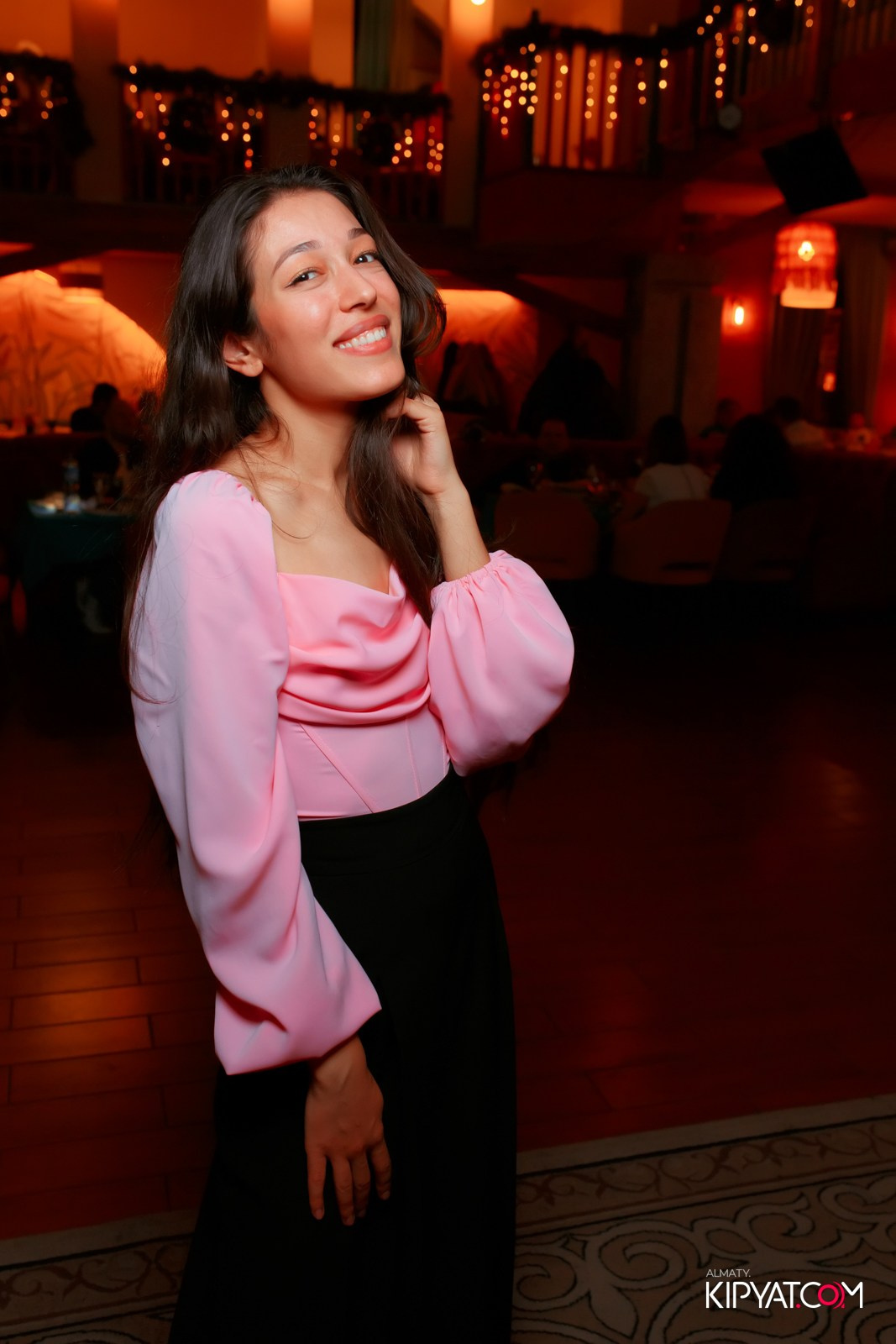 ГРУЗИНСКИЙ ДВОР НА КАБАНБАЙ БАТЫРА. КИПЯТКОМ АЛМАТЫ!