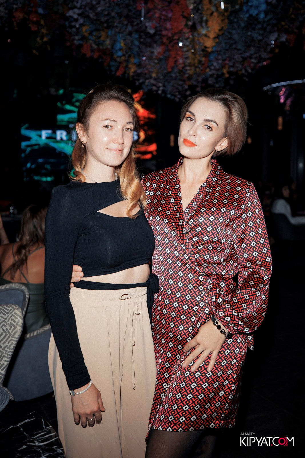 FRIENDS BAR & TERRACE. КИПЯТКОМ АЛМАТЫ!