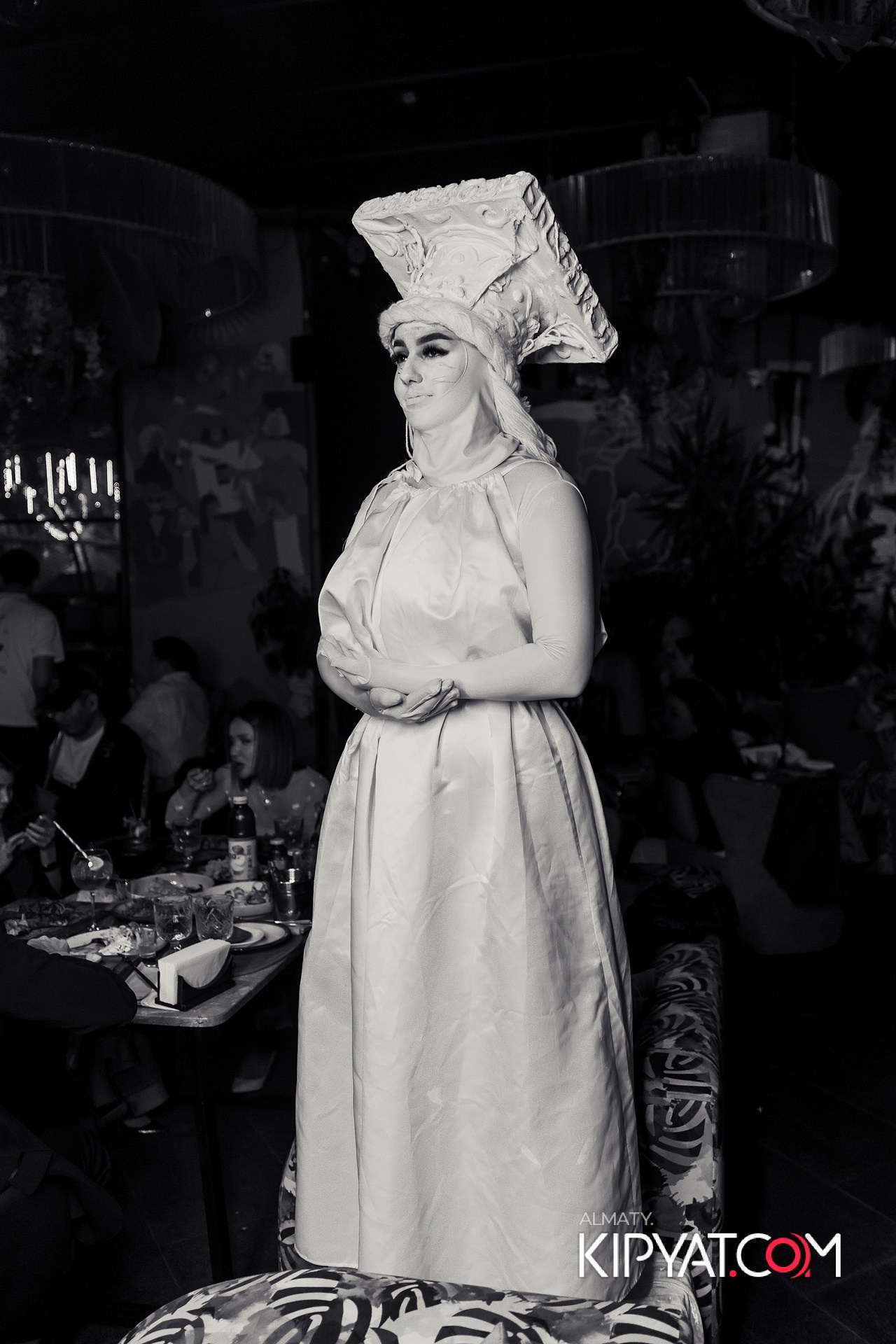 Friends bar & terrace. КИПЯТКОМ АЛМАТЫ!