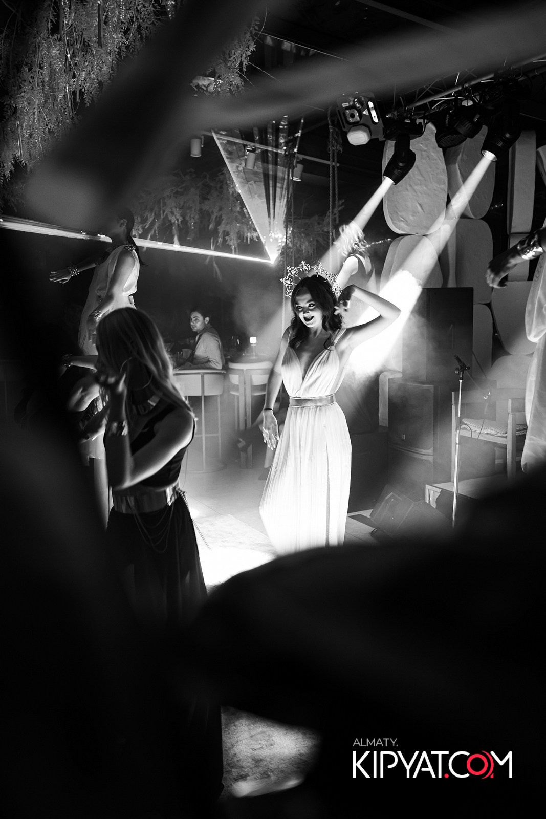 EDEN BAR & RESTAURANT. КИПЯТКОМ АЛМАТЫ!