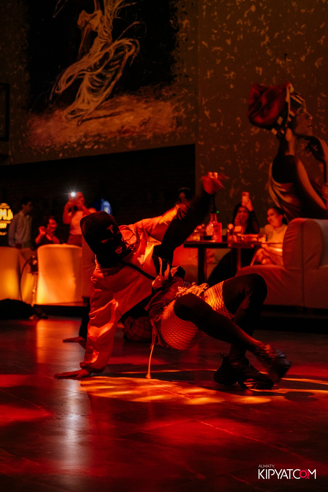 HIT RETRO CLUB. КИПЯТКОМ АЛМАТЫ! Фотосъемка мероприятий в Алматы