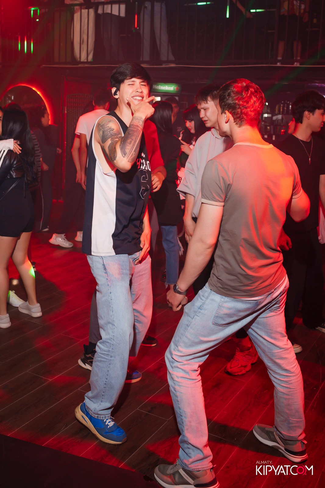 НОЧНОЙ КЛУБ ICON. КИПЯТКОМ АЛМАТЫ!