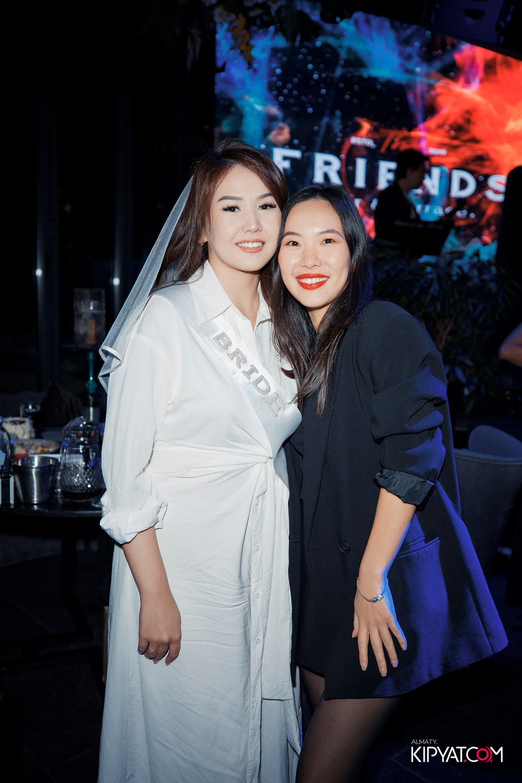 FRIENDS BAR & TERRACE. КИПЯТКОМ АЛМАТЫ!