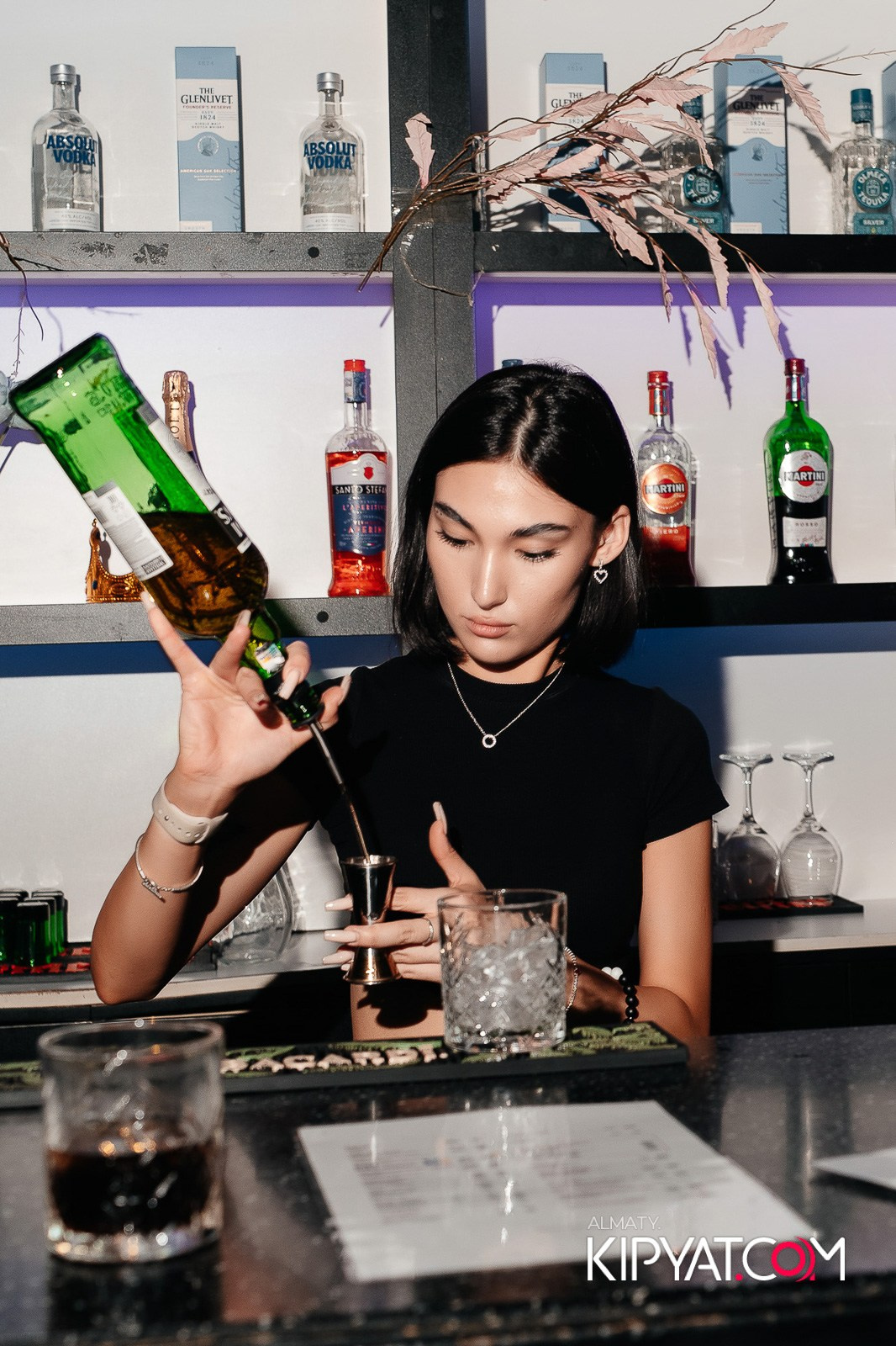 UYAT EMES BAR. КИПЯТКОМ АЛМАТЫ!