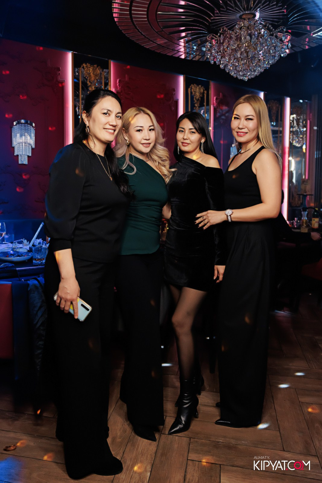 ЗАЯ, НА БИС. КИПЯТКОМ АЛМАТЫ!