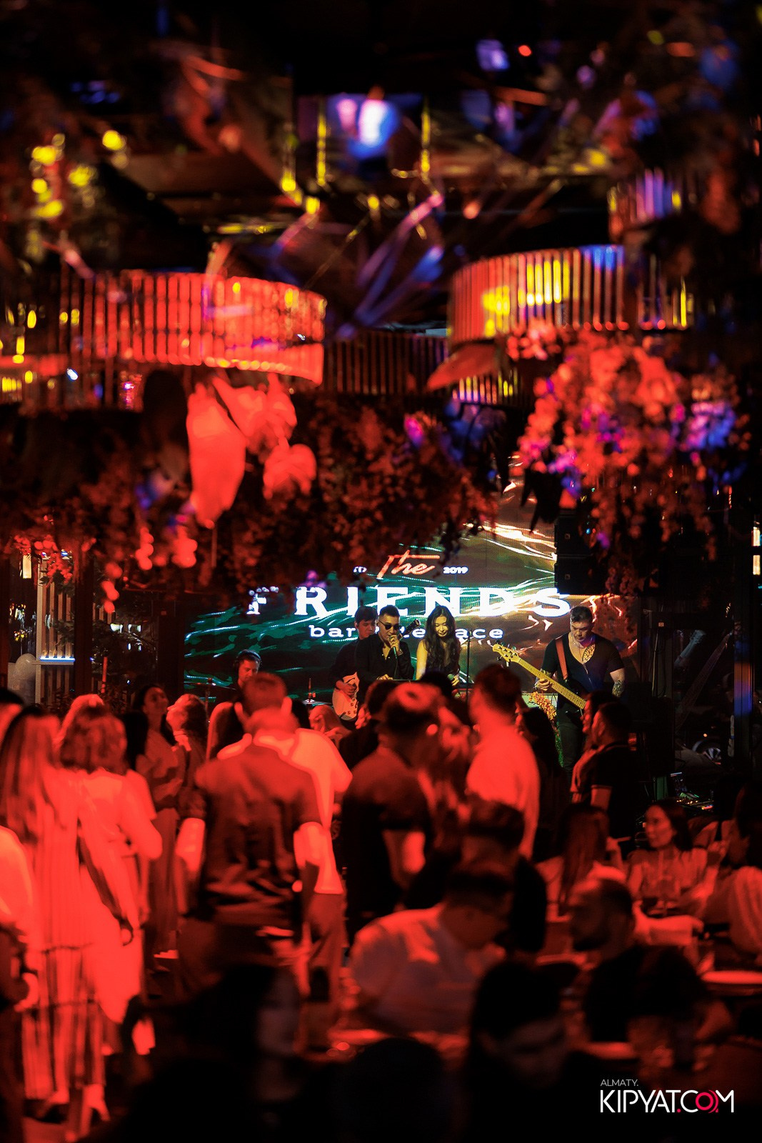 FRIENDS BAR & TERRACE. КИПЯТКОМ АЛМАТЫ!