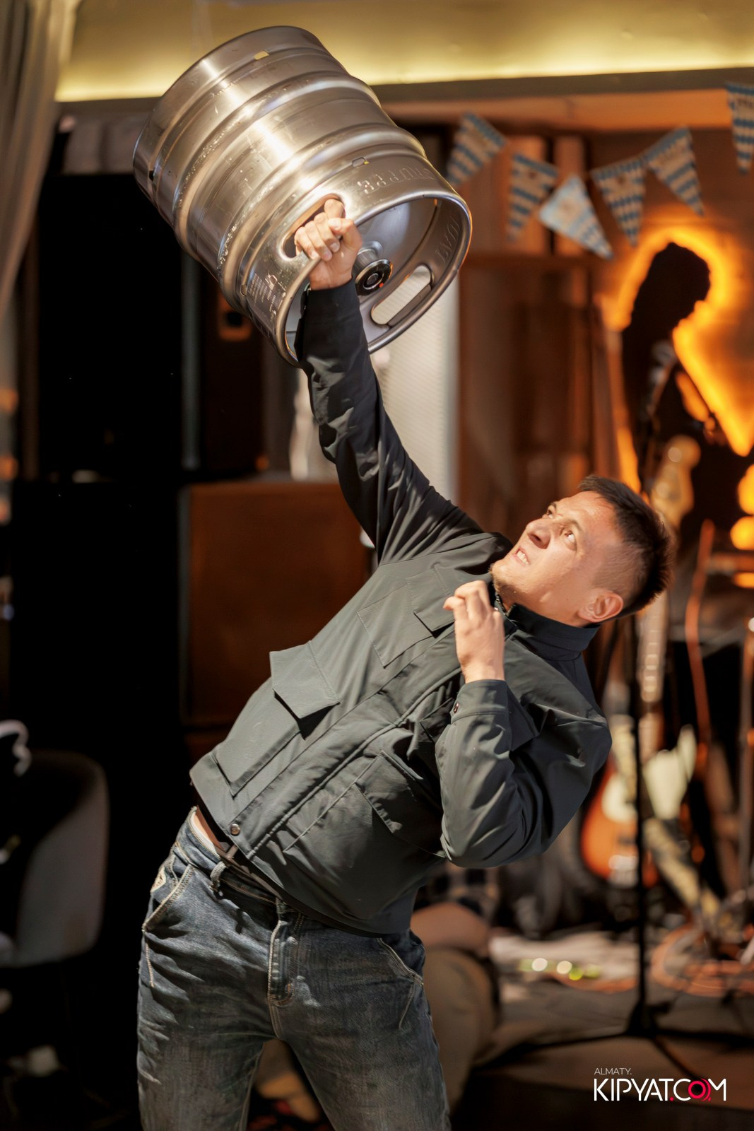 OKTOBERFEST — ПИНТА MEGA ALMA-ATA. КИПЯТКОМ АЛМАТЫ!