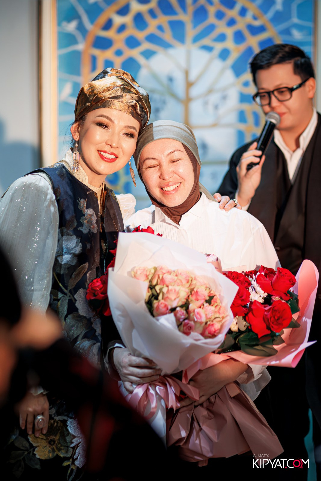 FASHION ПОКАЗ, КАЗАХСКОЙ НАЦИОНАЛЬНОЙ ОДЕЖДЫ. КИПЯТКОМ АЛМАТЫ!