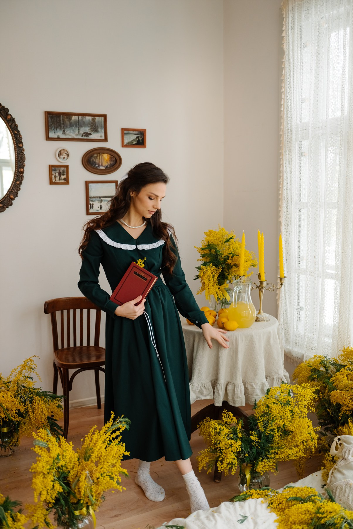 Анастасия с мимозой. Свадебный и сеейный фотограф в Санкт-Петербурге Елена Худякова