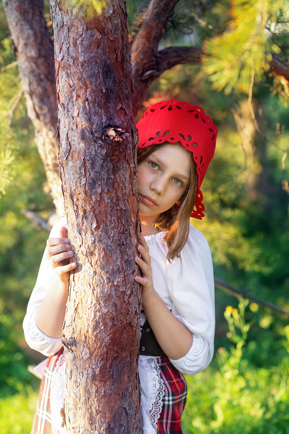 Детская тематическая костюмированная фотосессия, красная шапочка.
