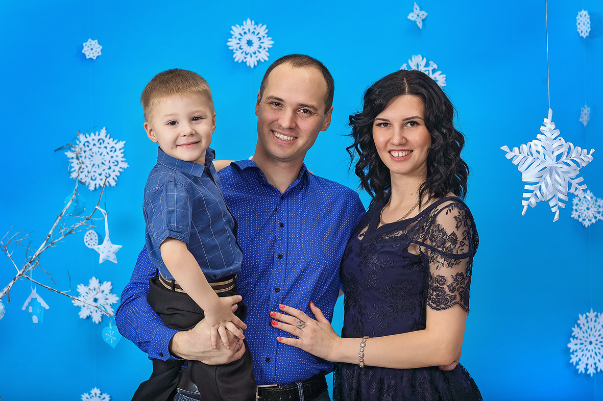 Новогодняя, зимняя, семейная фотосессия в студии