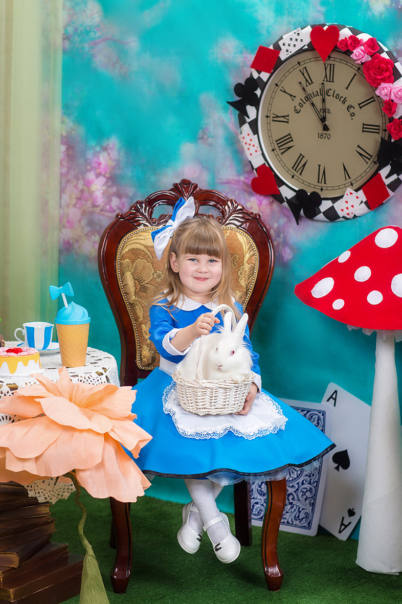Детская тематическая костюмированная фотосессия, Алиса в стране чудес.