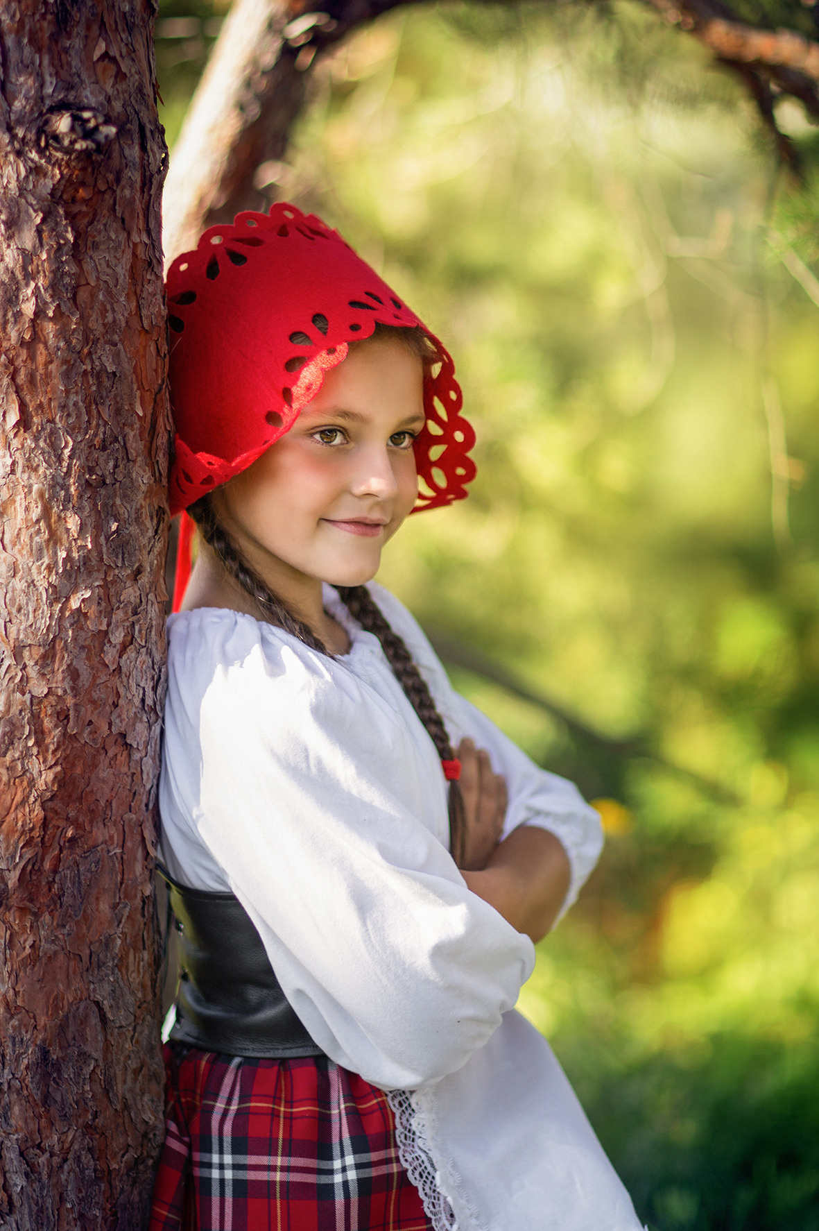 Детская тематическая костюмированная фотосессия, красная шапочка.
