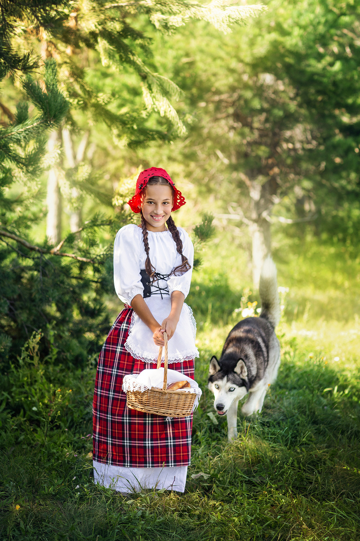 Детская тематическая костюмированная фотосессия, красная шапочка.