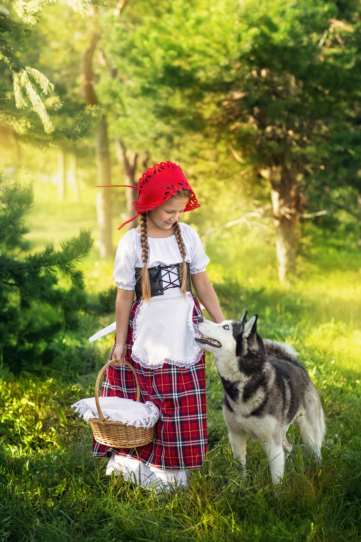 Детская тематическая костюмированная фотосессия, красная шапочка.
