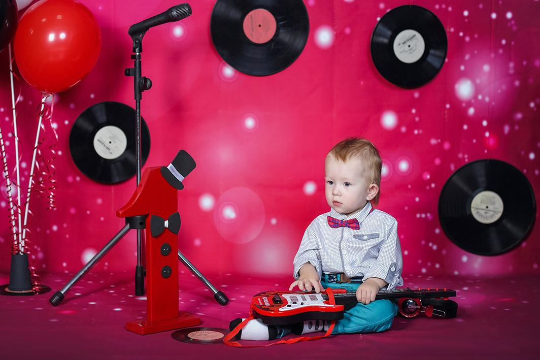 Фотосессии в студии. 1 годик мальчик. Фотограф Наталья Наконечная. Фотостудия «Ай-Би-эН»