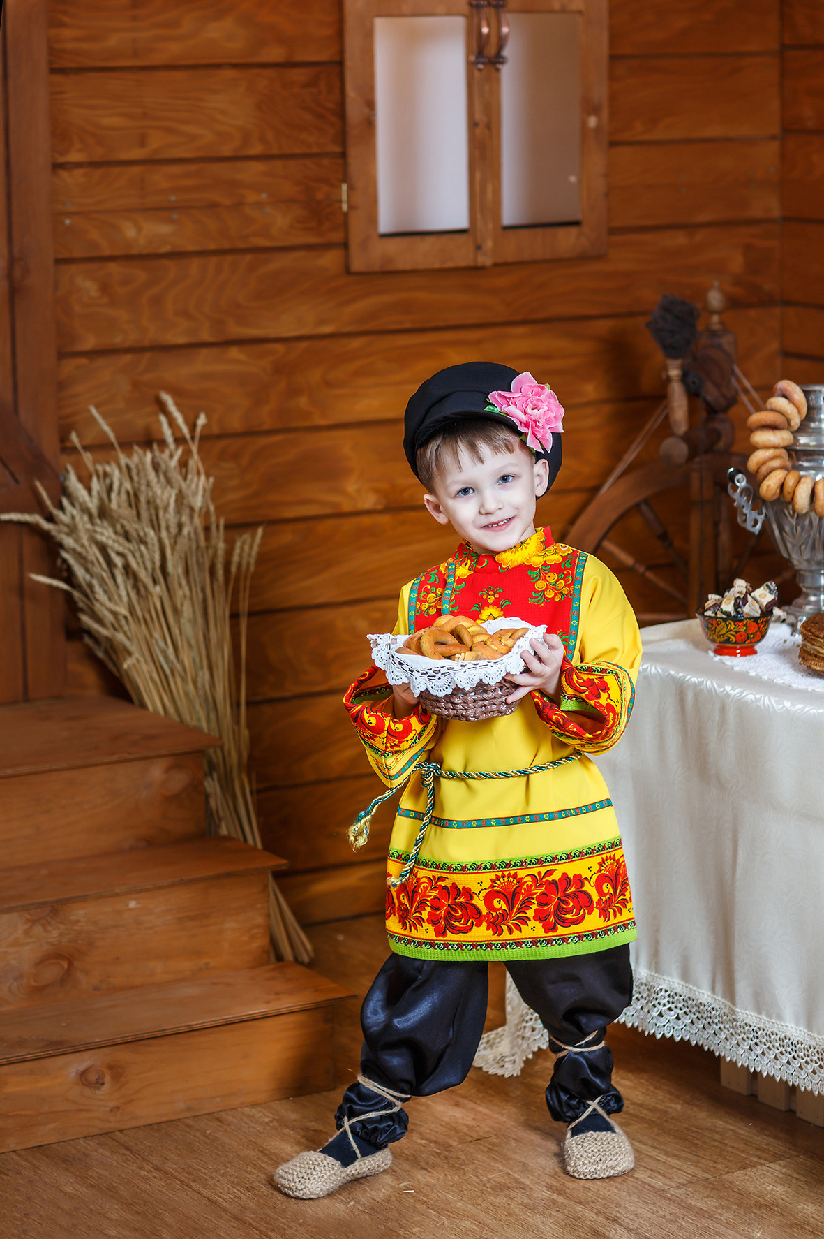 Детская тематическая костюмированная фотосессия, масленица, русский народный костюм, фото в народном стиле.