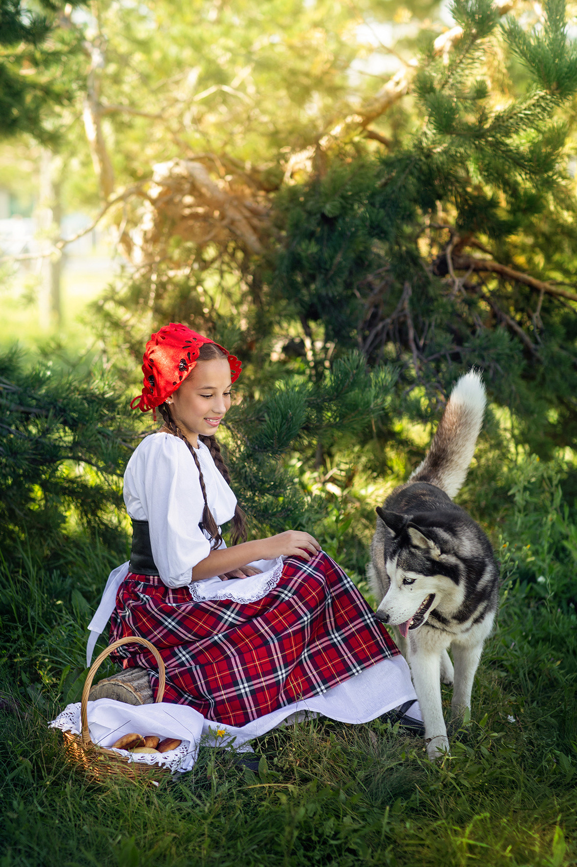 Детская тематическая костюмированная фотосессия, красная шапочка.
